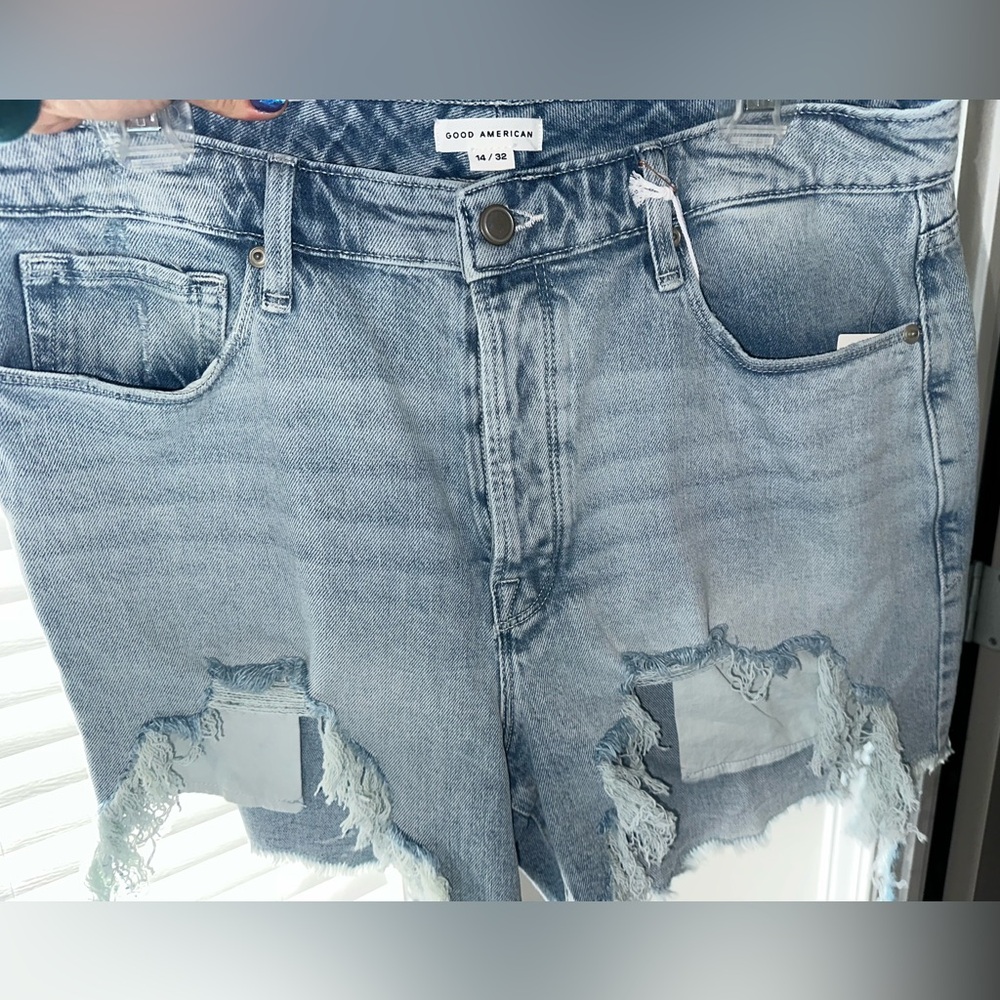 Good American Bombshell Denim Shorts - Picture 5 of 5